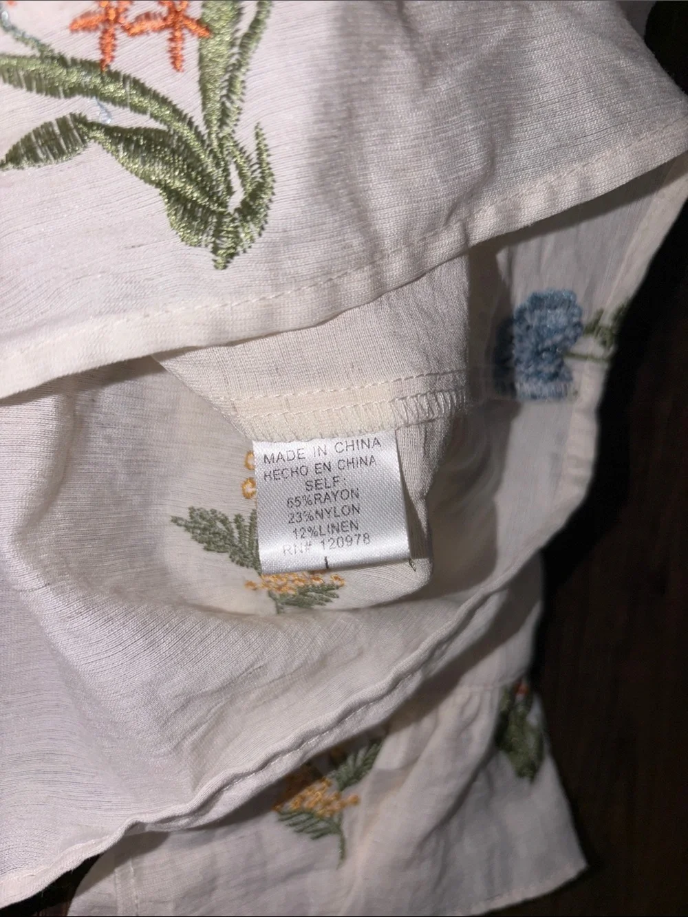 NWT entro Cream Floral Embroidered Button-Front Blouse - Picture 7 of 11